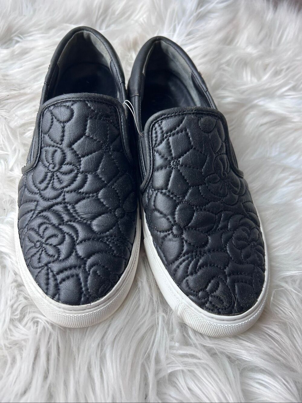 Tory Burch Quilted Slip-On Shoes size 7.5 women’s sneakers comfy black white